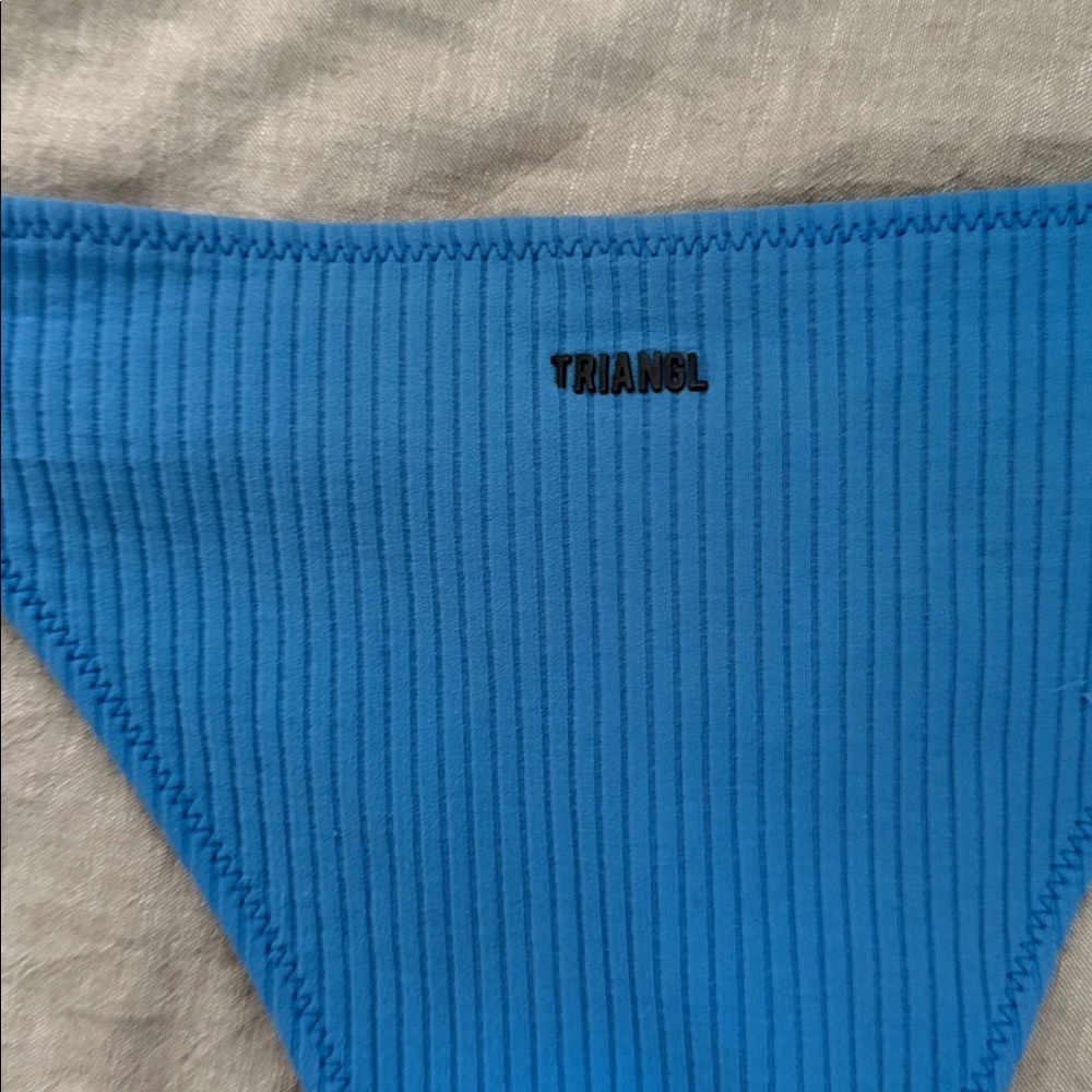 TRIANGL Arles Ribbed Blue Bottom Regular Coverage. S - Picture 5 of 7